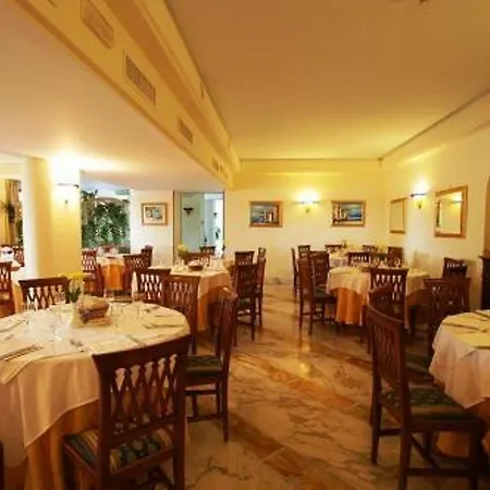 Johanna Park Hotel 